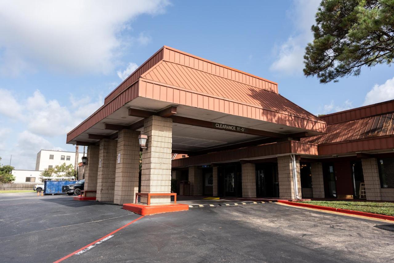 Greentree Hotel & Extended Stay I-10 Fwy Houston, Channelview, Baytown Exterior photo